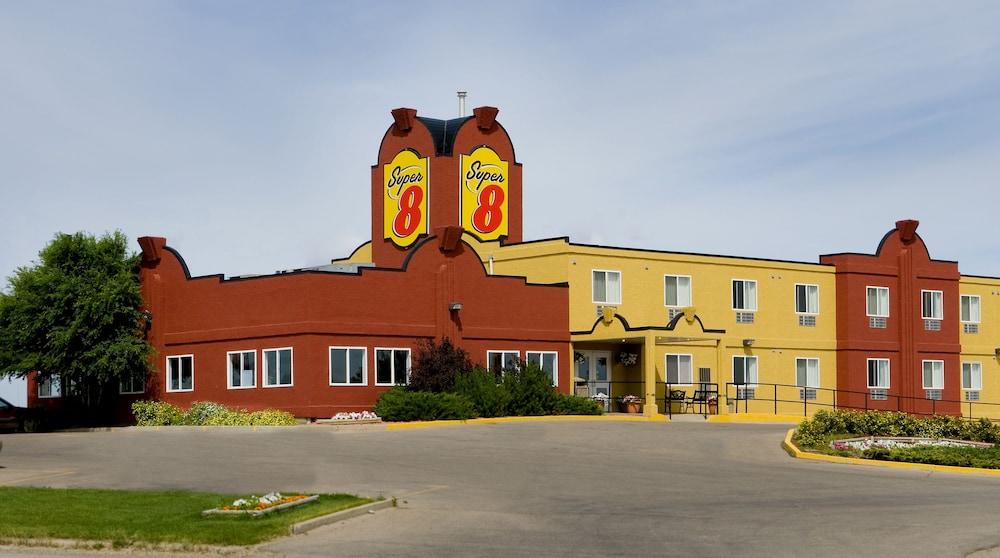 Отель Super 8 By Wyndham Суифт-Каррент Экстерьер фото